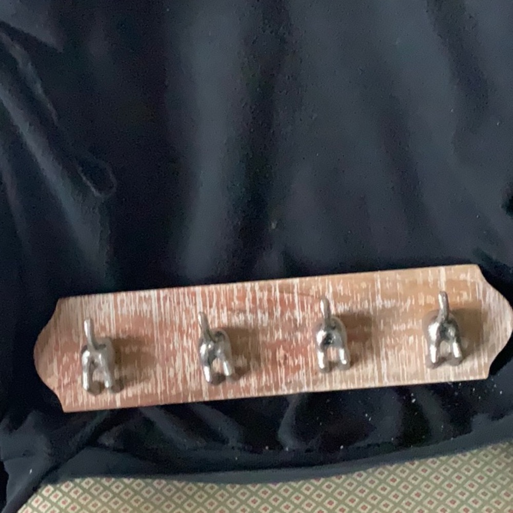 WOOD DOG TAIL COAT RACK